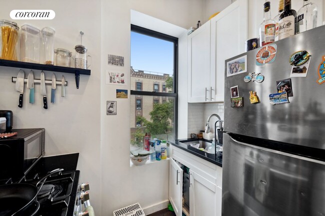 Building Photo - 1684 Woodbine St