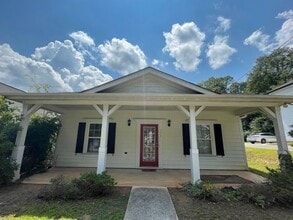 Building Photo - PRE-LEASING FOR AUGUST 2026!