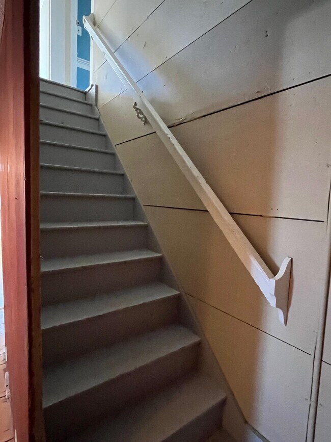 Building Photo - 26 Western Ave