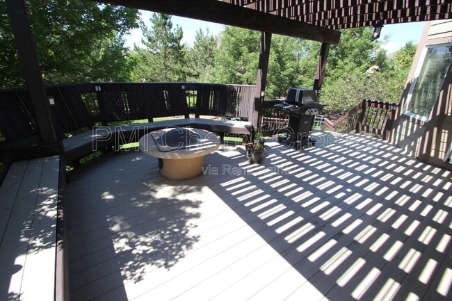 Building Photo - 7489 Bur Oak Pl