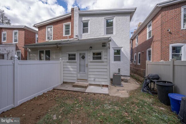 Building Photo - 145 Summit Terrace