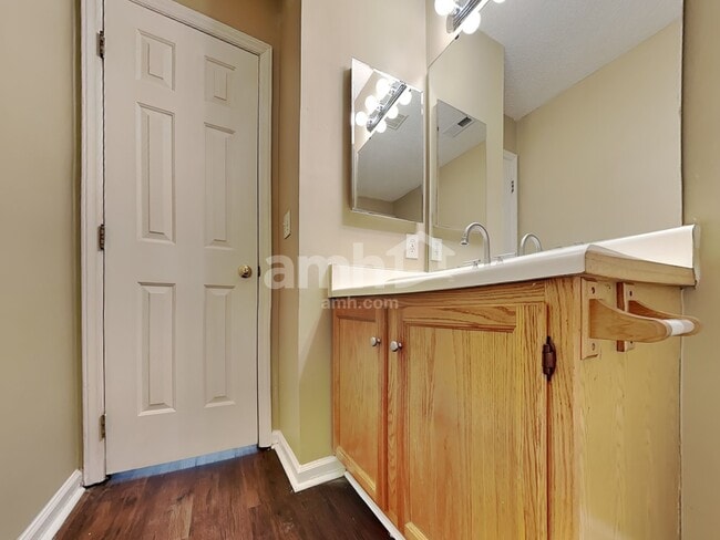 Building Photo - 505 Westminster Dr