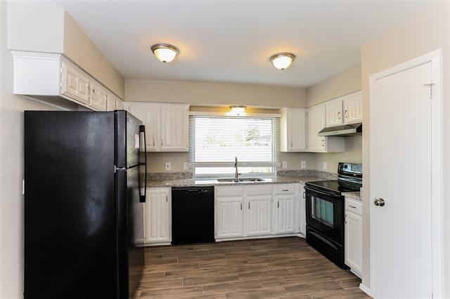 Building Photo - 817 Barcelona Cir