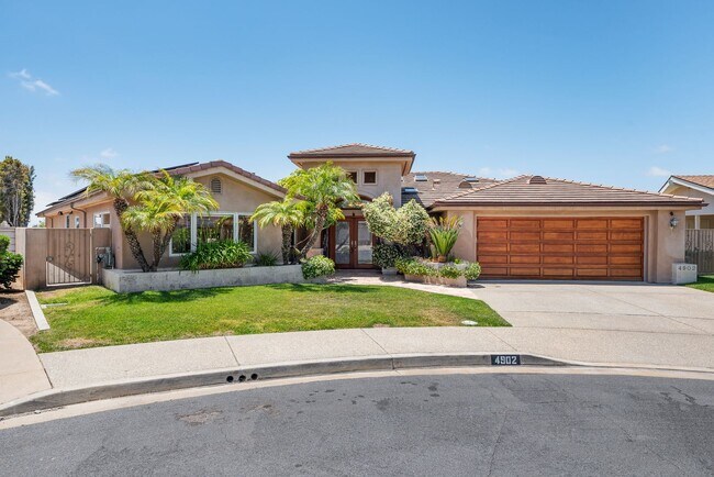 Building Photo - Custom Single Story in coveted Alvarado Es...