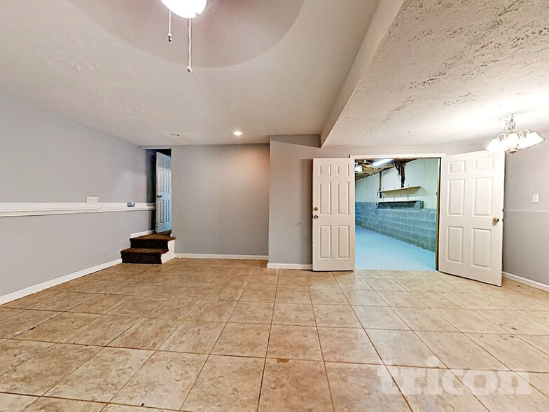 Building Photo - 237 Sweetwater Pkwy