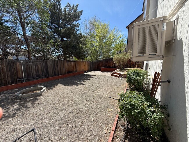 Building Photo - Great home in Sparks!