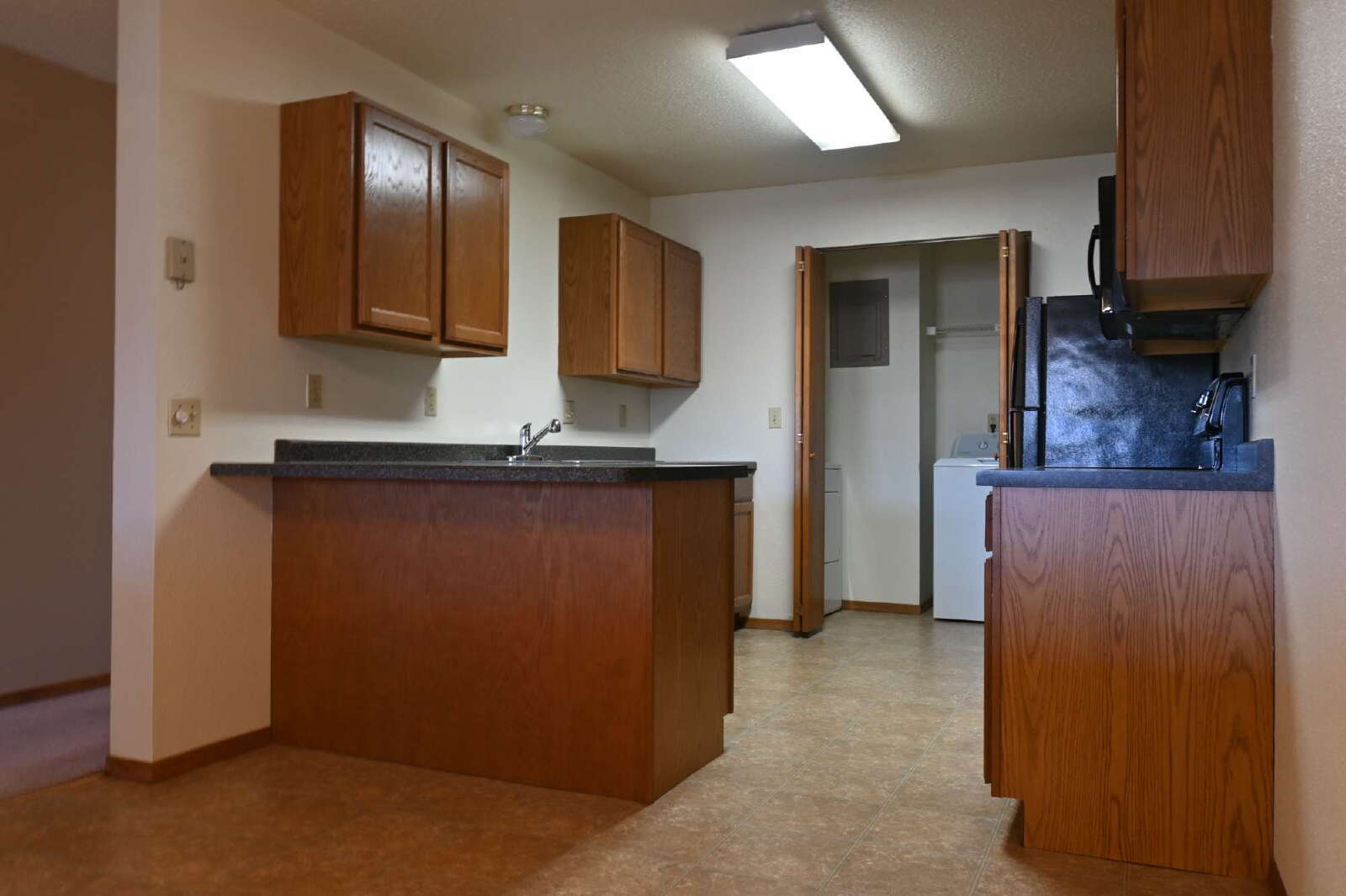 Building Photo - 1401 River View Ave