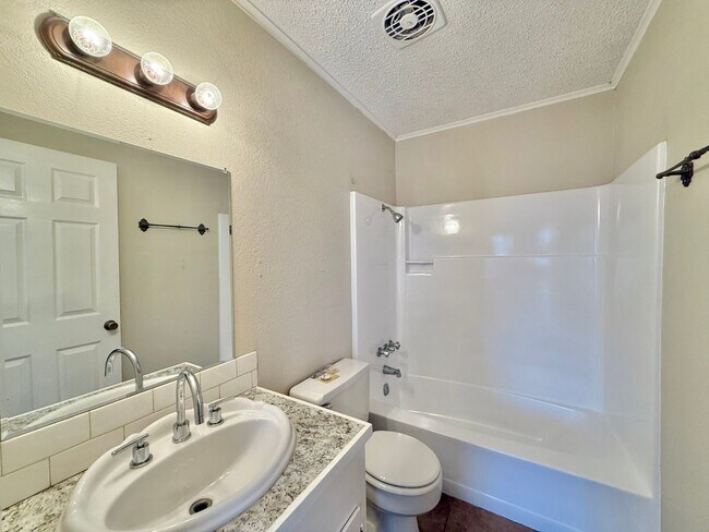 Building Photo - 4614/4616 Edinburgh SERIES 75