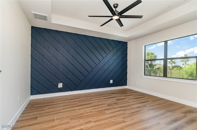 Building Photo - 534 NW 18th Pl