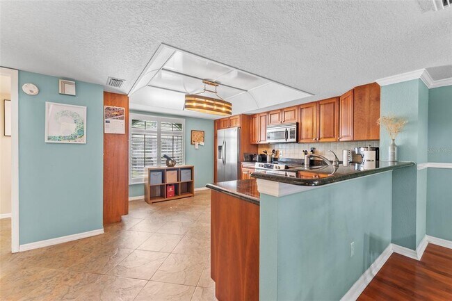 Building Photo - 737 Pinellas Bayway S