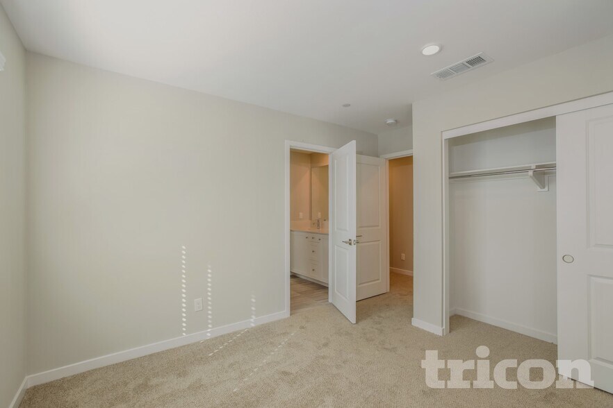 Building Photo - 31725 Luther Dr