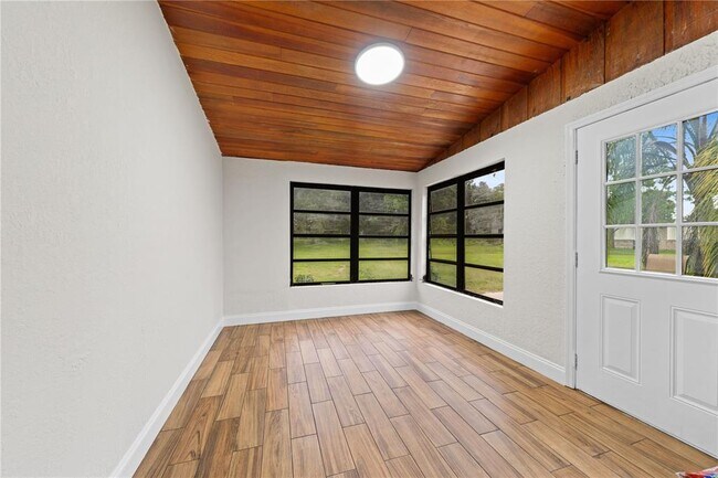 Building Photo - 3253 Oak Point Cir