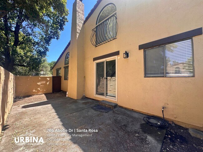 Building Photo - Newly Renovated 3 Bedroom Home with Community Pool and Two-Car Garage