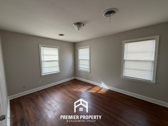 Building Photo - 4469 Leatherwood Ave