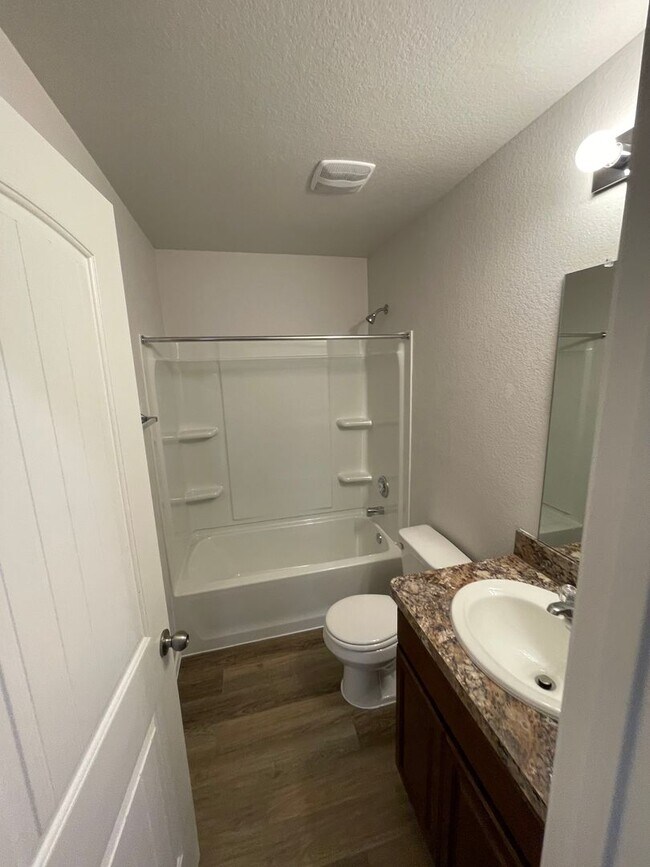 Building Photo - Pre-Leasing Now | Beautiful 3-Bedroom, 2-Bath Home in Magnolia – Available Soon