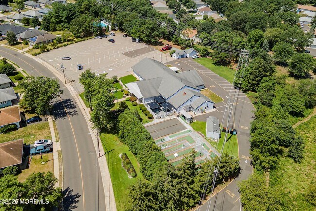 Building Photo - 1734 Yorktowne Blvd