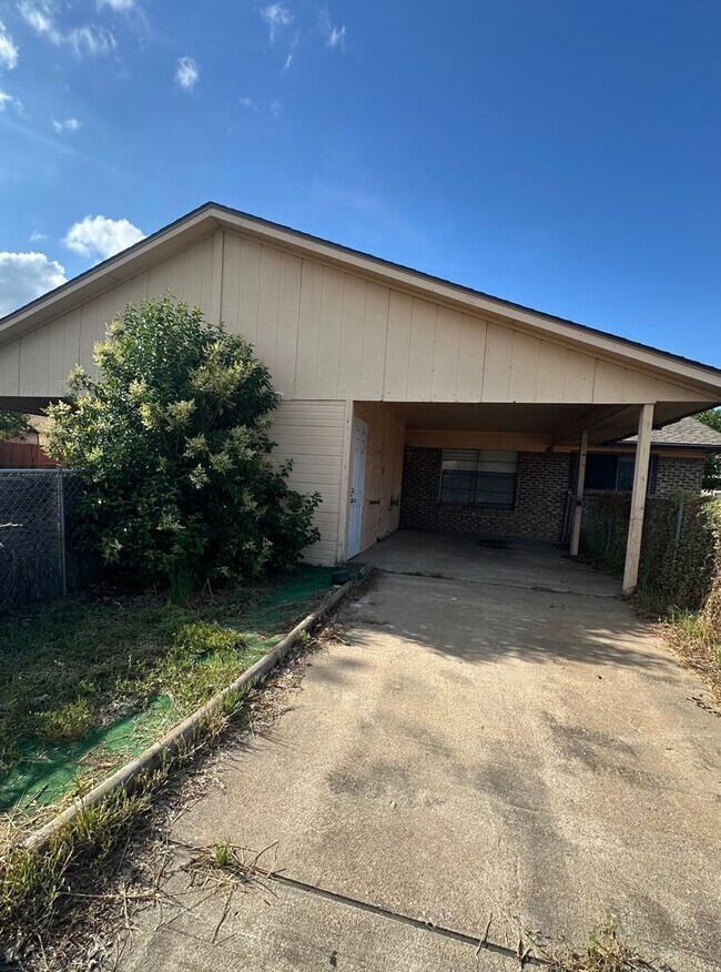 Building Photo - 2109 Quail Run