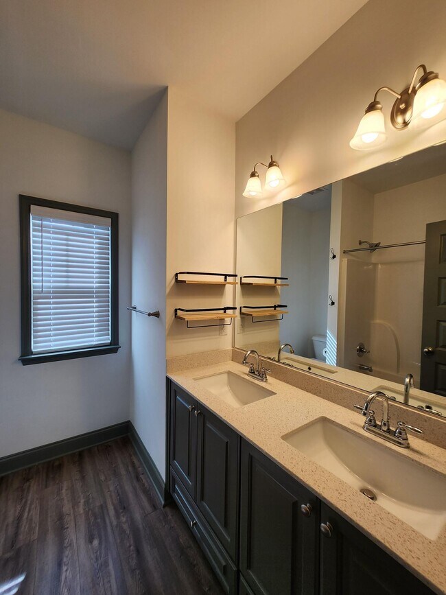 Building Photo - 5814 Whispering Pnes Wy