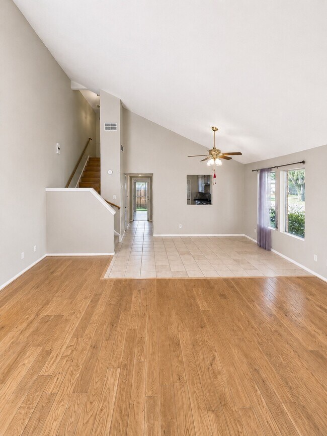 Building Photo - 7854 Green Lawn Dr