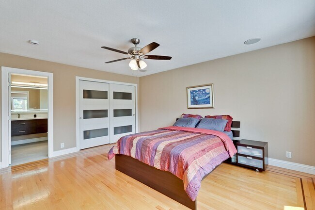 Building Photo - Remodeled 5 Bedroom Home with Heated Pool, Hillside Views, Solar, and Sunrise and Sunset Views in...