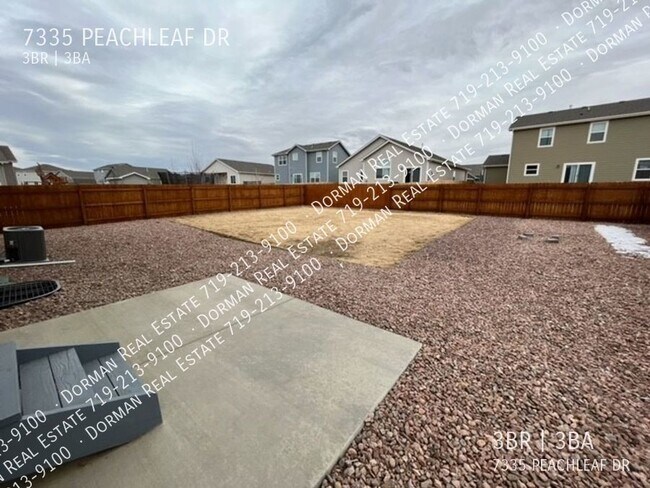 Building Photo - 7335 Peachleaf Dr