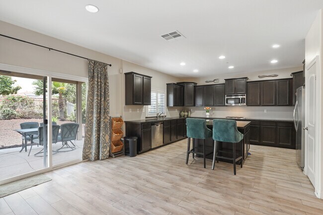 Building Photo - 30916 Snowberry Ln