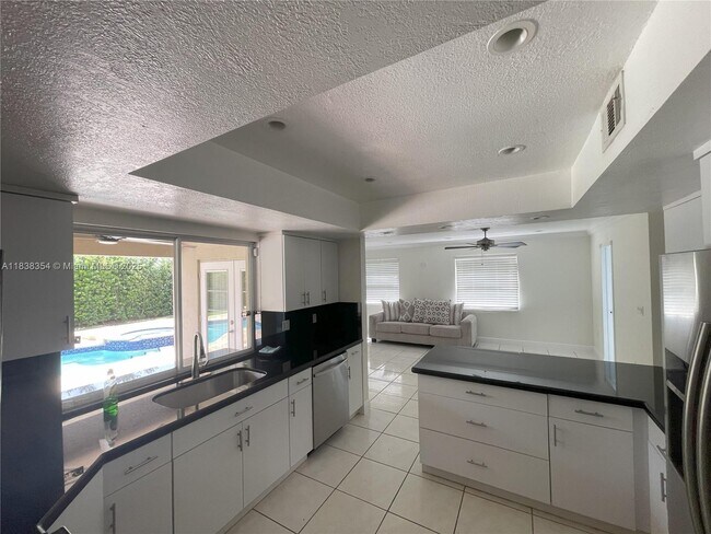 Building Photo - 8482 NW 166th Terrace