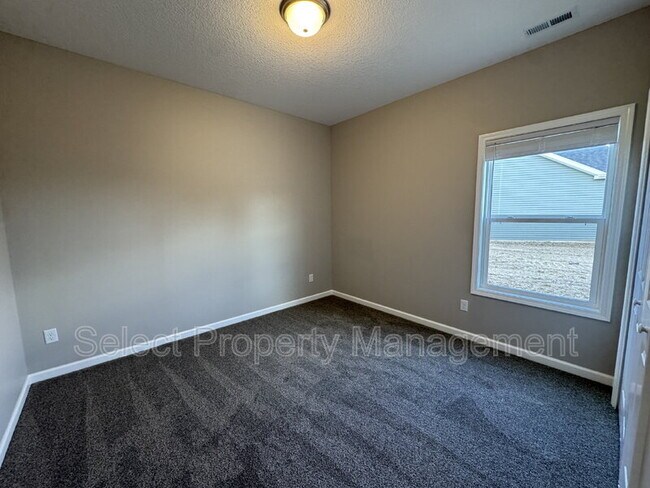 Building Photo - 8796 Elmont Cv