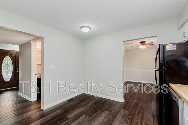 Building Photo - 11313 Wolf Ln