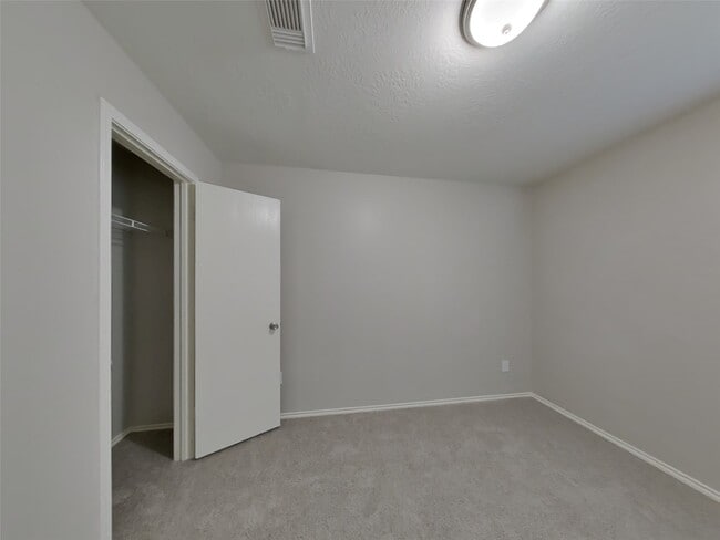 Building Photo - 13007 Lark Point Ct