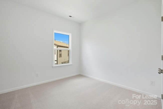 Building Photo - 3210 Stelfox St