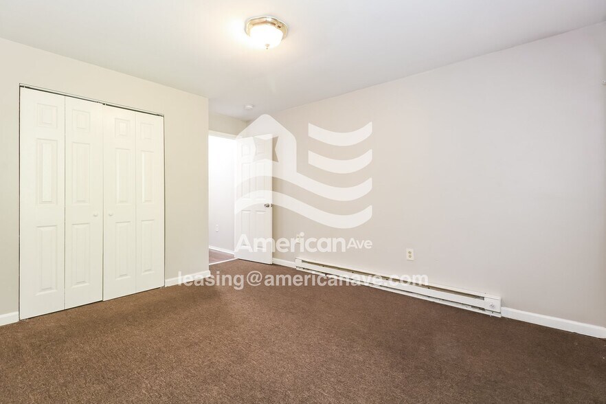 Building Photo - 861 Church Ln