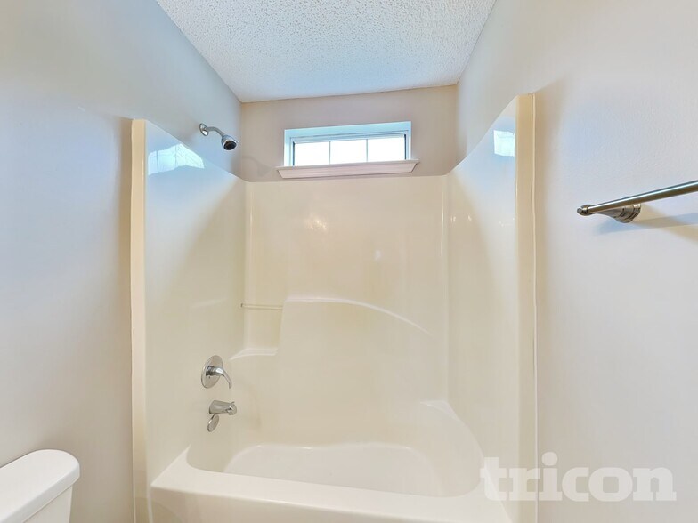 Building Photo - 11136 White Stag Dr