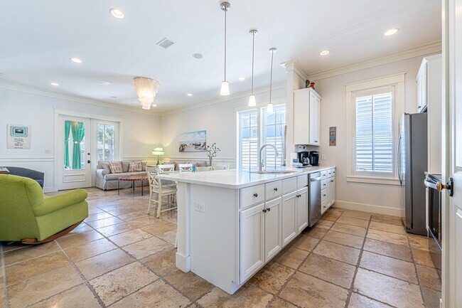 Building Photo - 2442 Bungalo Ln
