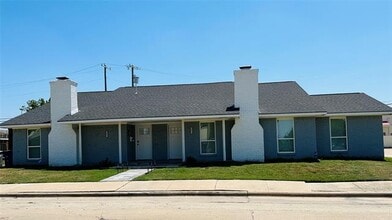 Building Photo - 10022 Glenrio Ln