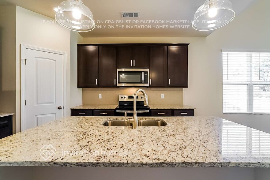 Building Photo - 554 Becks Pl