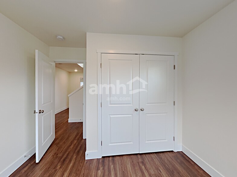 Building Photo - 23379 SE Dogwood St