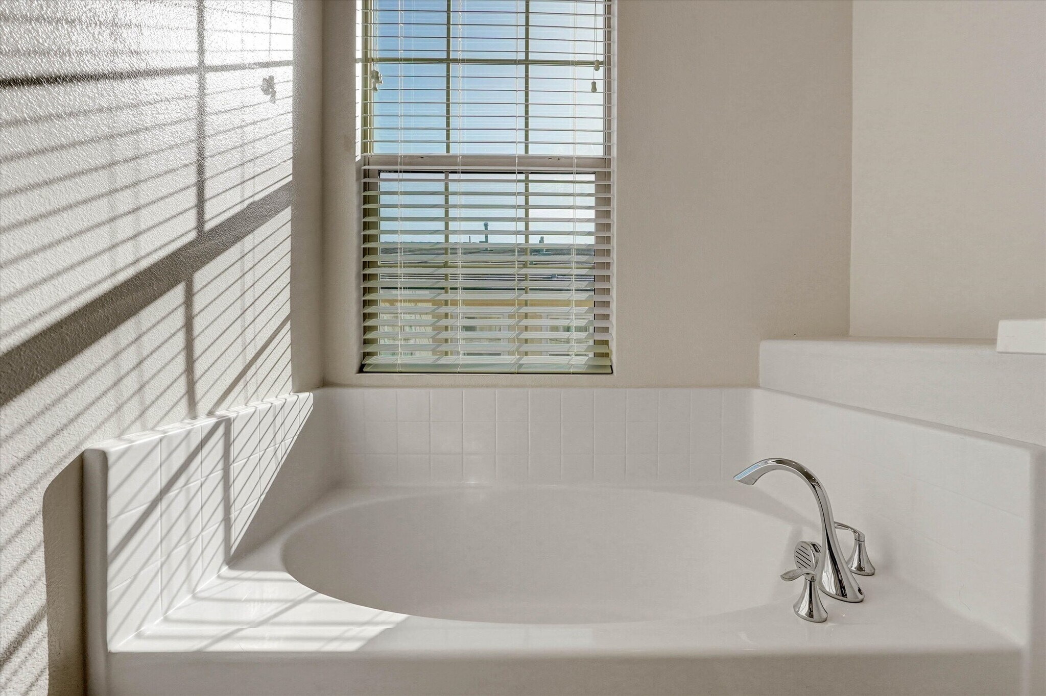 Building Photo - 26417 Choral Ln