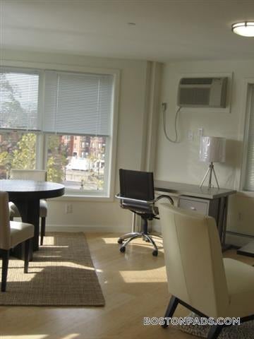 Building Photo - 461 Park Dr