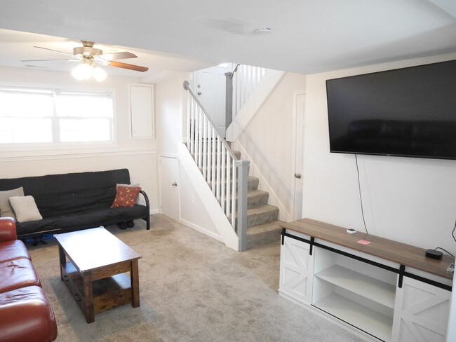 Building Photo - Beautiful Townhouse- Taneytown, MD