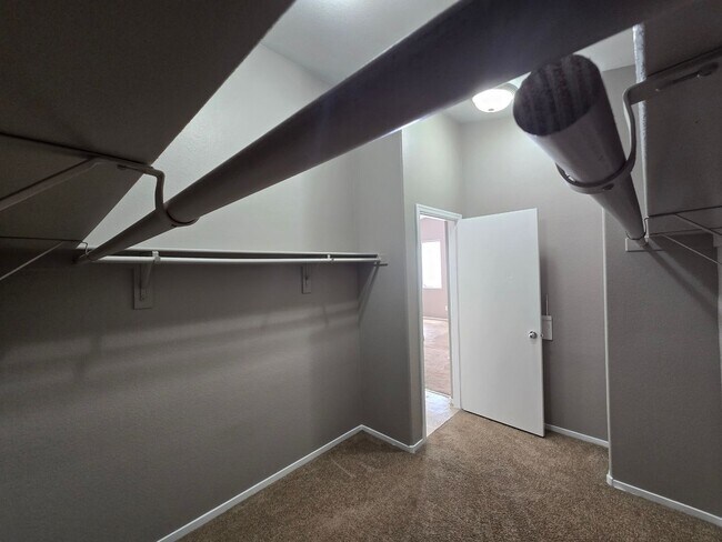 Building Photo - Coming Soon - Spacious 3 Bedroom Home in N...