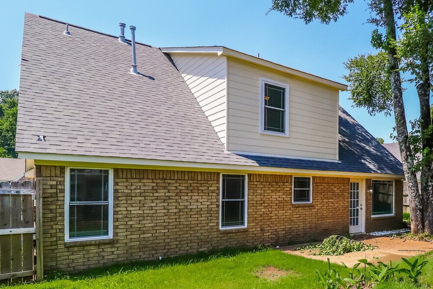 Building Photo - 15 Cypress Grove Cove