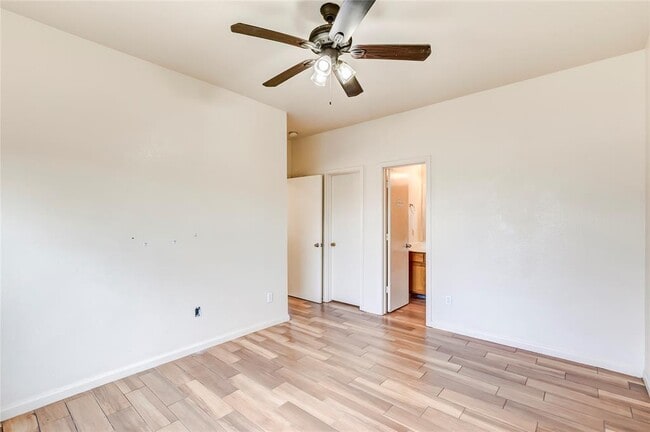 Building Photo - 2808 Southampton Way