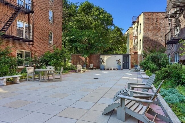 Building Photo - 340 Haven Ave