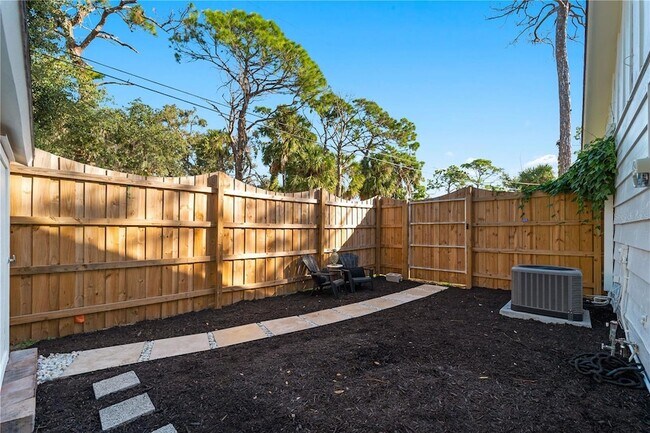 Building Photo - 731 Texas St