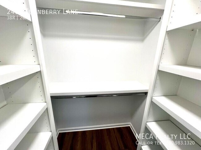 Building Photo - 2408 Turnberry Ln