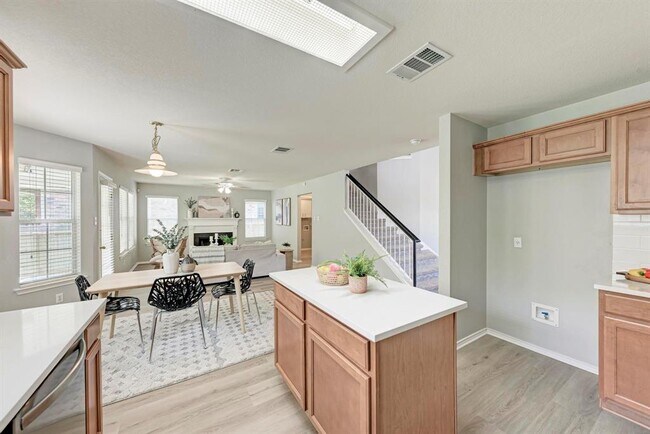 Building Photo - 10301 Beard Ave
