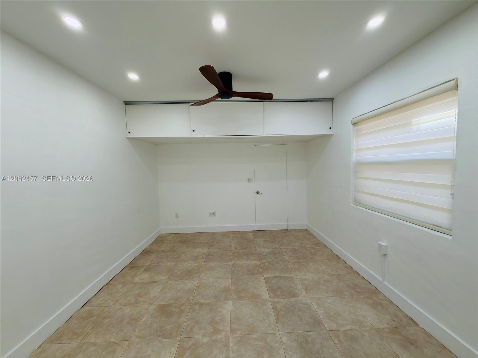 Building Photo - 3957 Adra Ave