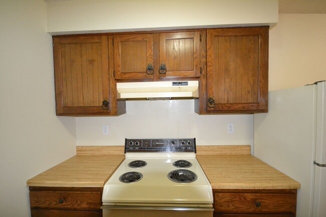 Building Photo - Warsaw Apartments