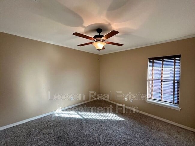 Building Photo - 4933 General Polk Dr